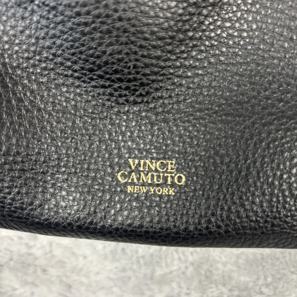 VINCE CAMUTO Crossbody Purse Hobo Handbag Black Pebbled Leather Logo‎ Gold Fob